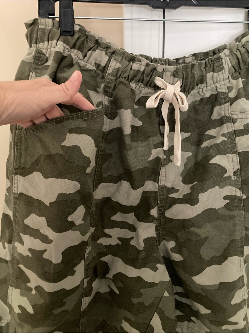 Aerie camouflage drawstring relaxed fit short - Picture 3 of 5